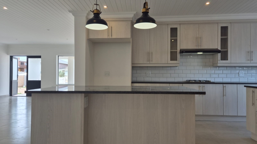 3 Bedroom Property for Sale in Stilbaai Wes Western Cape